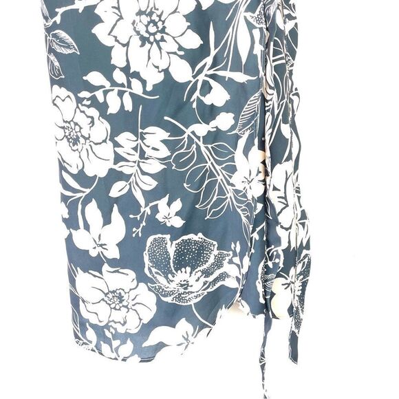 Nwt Cupshe Ariana Wrap Dress Floral Coverup size large - Picture 11 of 15